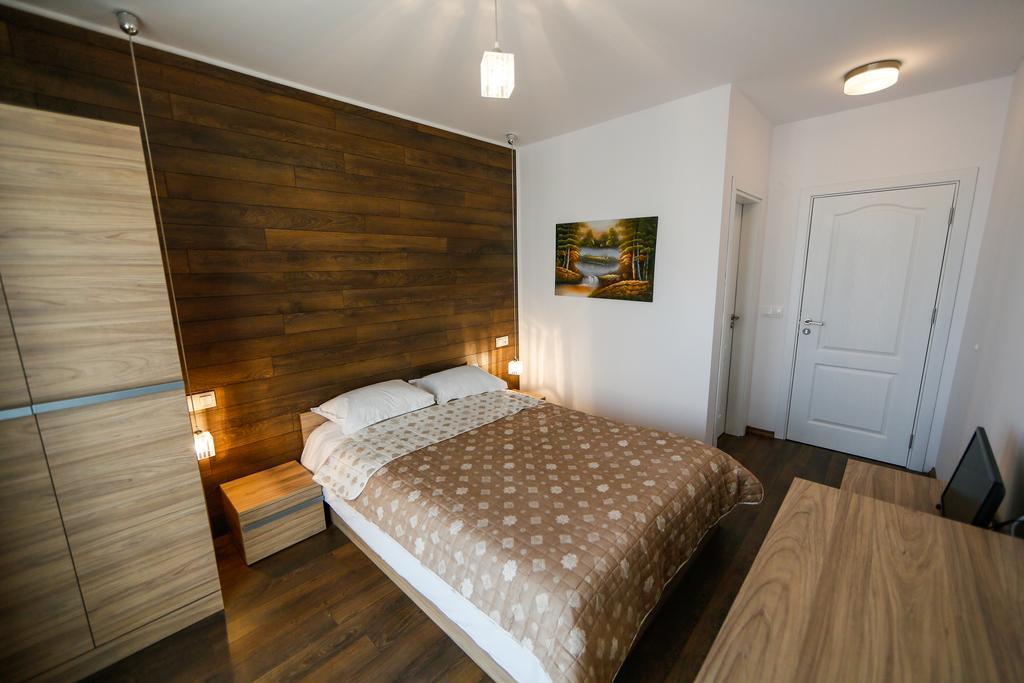 Twin House Hotel ออร์คนายโนโว่ ภายนอก รูปภาพ