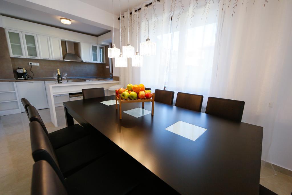 Twin House Hotel ออร์คนายโนโว่ ภายนอก รูปภาพ