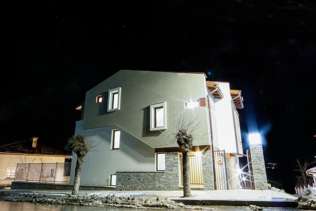 Twin House Hotel ออร์คนายโนโว่ ภายนอก รูปภาพ